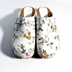 Sold out Style! - Bjork Floral Clogs